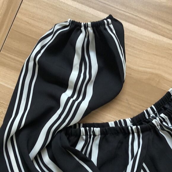 bleuh ciel black & white off the shoulder blouse. - Picture 4 of 5